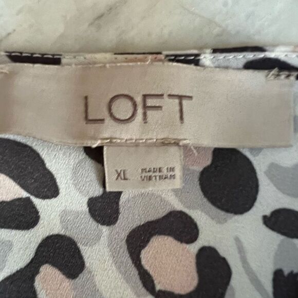 Loft animal print blouse size XL - Picture 4 of 7